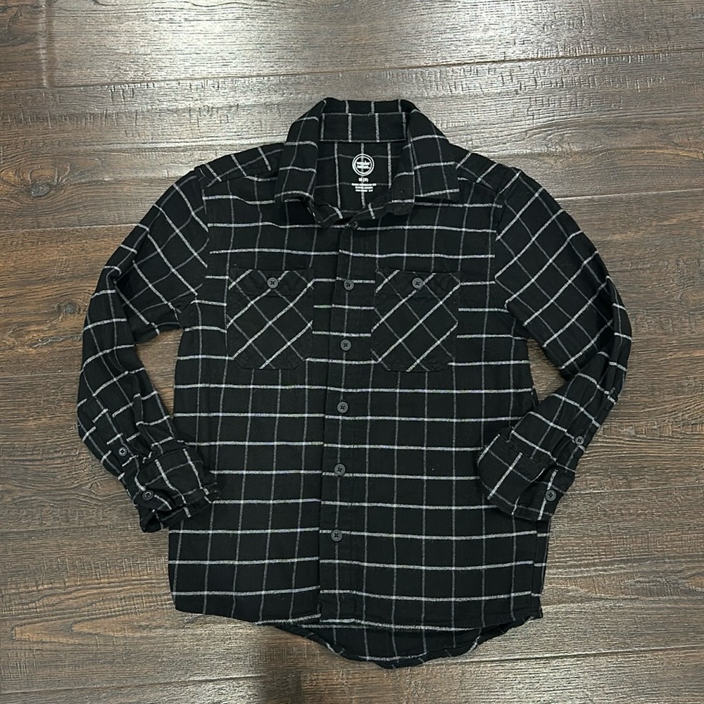 Wonder nation boys size 8 button down worn twice! Great condition!